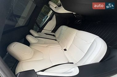 Ліфтбек Tesla Model S 2017 в Тернополі