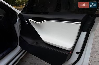 Лифтбек Tesla Model S 2017 в Тернополе