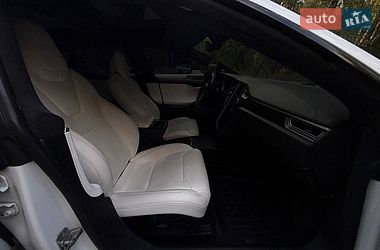 Ліфтбек Tesla Model S 2017 в Тернополі
