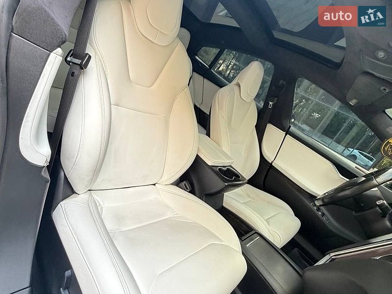 Ліфтбек Tesla Model S 2017 в Тернополі