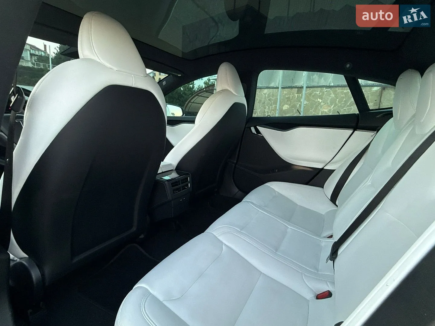 2020 Tesla Model S - мініатюра 19