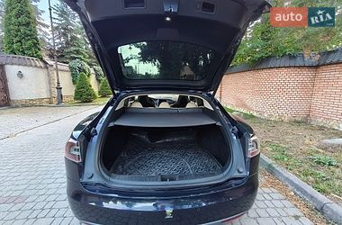 Лифтбек Tesla Model S 2014 в Львове