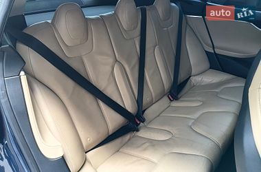 Лифтбек Tesla Model S 2014 в Львове