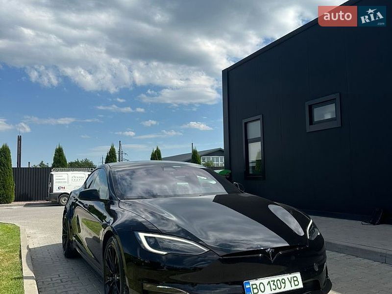 Лифтбек Tesla Model S 2022 в Тернополе