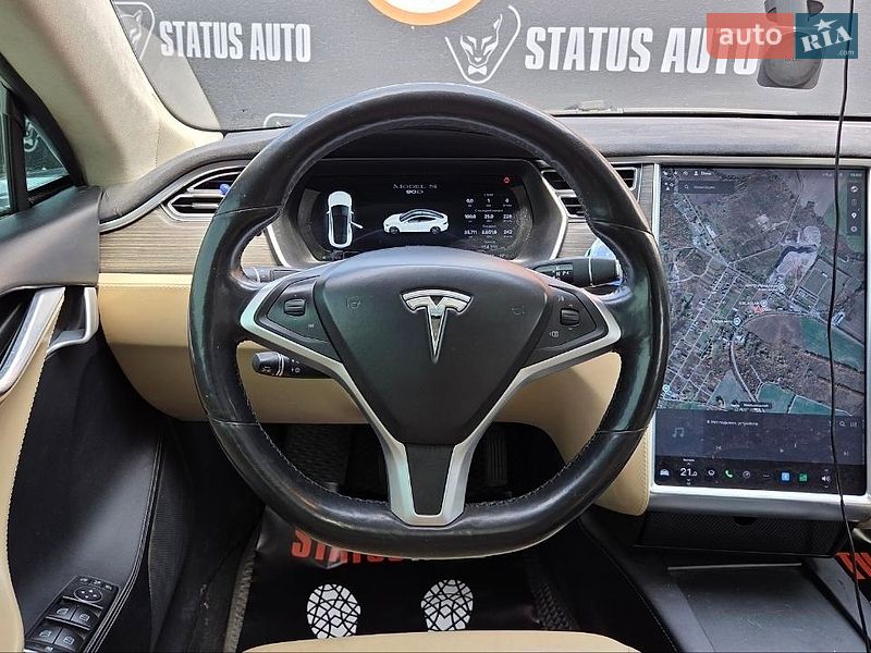 Лифтбек Tesla Model S 2016 в Хмельницком