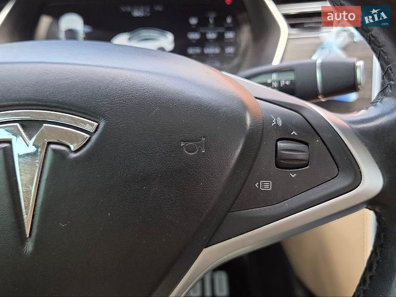Лифтбек Tesla Model S 2016 в Хмельницком