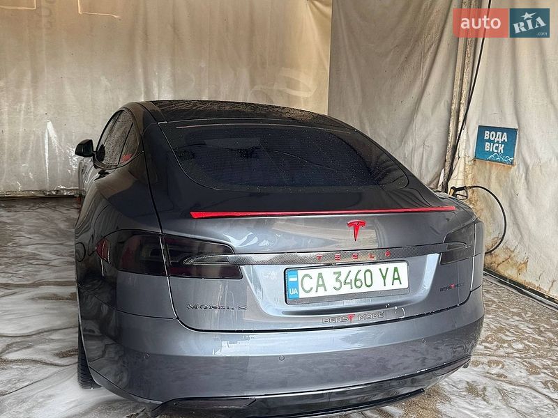 Ліфтбек Tesla Model S 2014 в Смілі