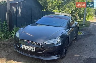 Ліфтбек Tesla Model S 2014 в Смілі