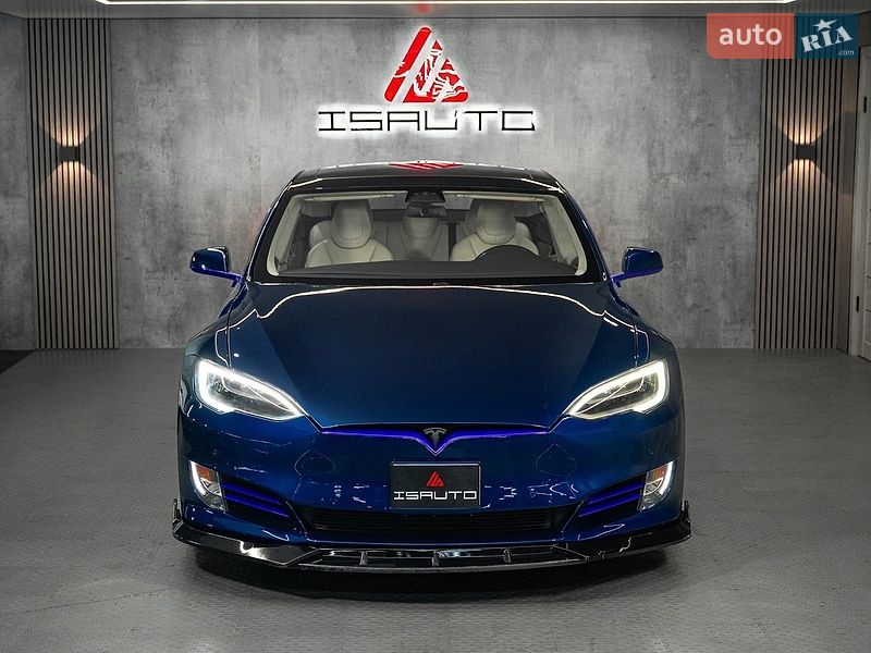 Ліфтбек Tesla Model S 2017 в Одесі