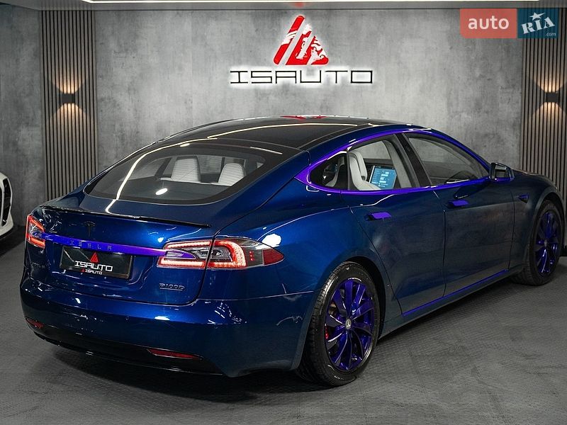 Ліфтбек Tesla Model S 2017 в Одесі