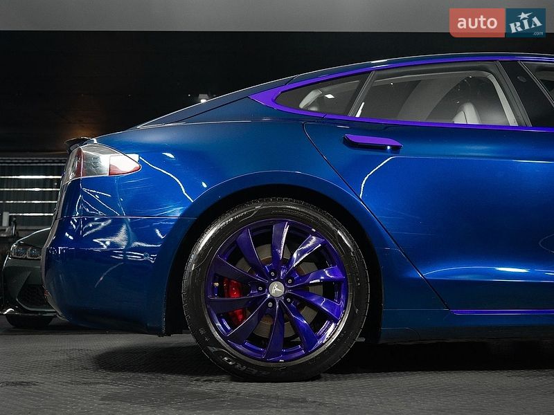 Ліфтбек Tesla Model S 2017 в Одесі
