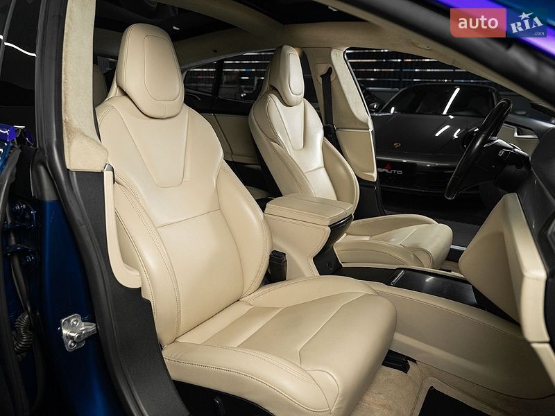 Ліфтбек Tesla Model S 2017 в Одесі