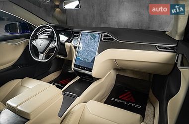 Ліфтбек Tesla Model S 2017 в Одесі