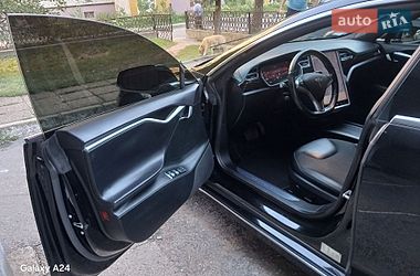 Лифтбек Tesla Model S 2017 в Ивано-Франковске