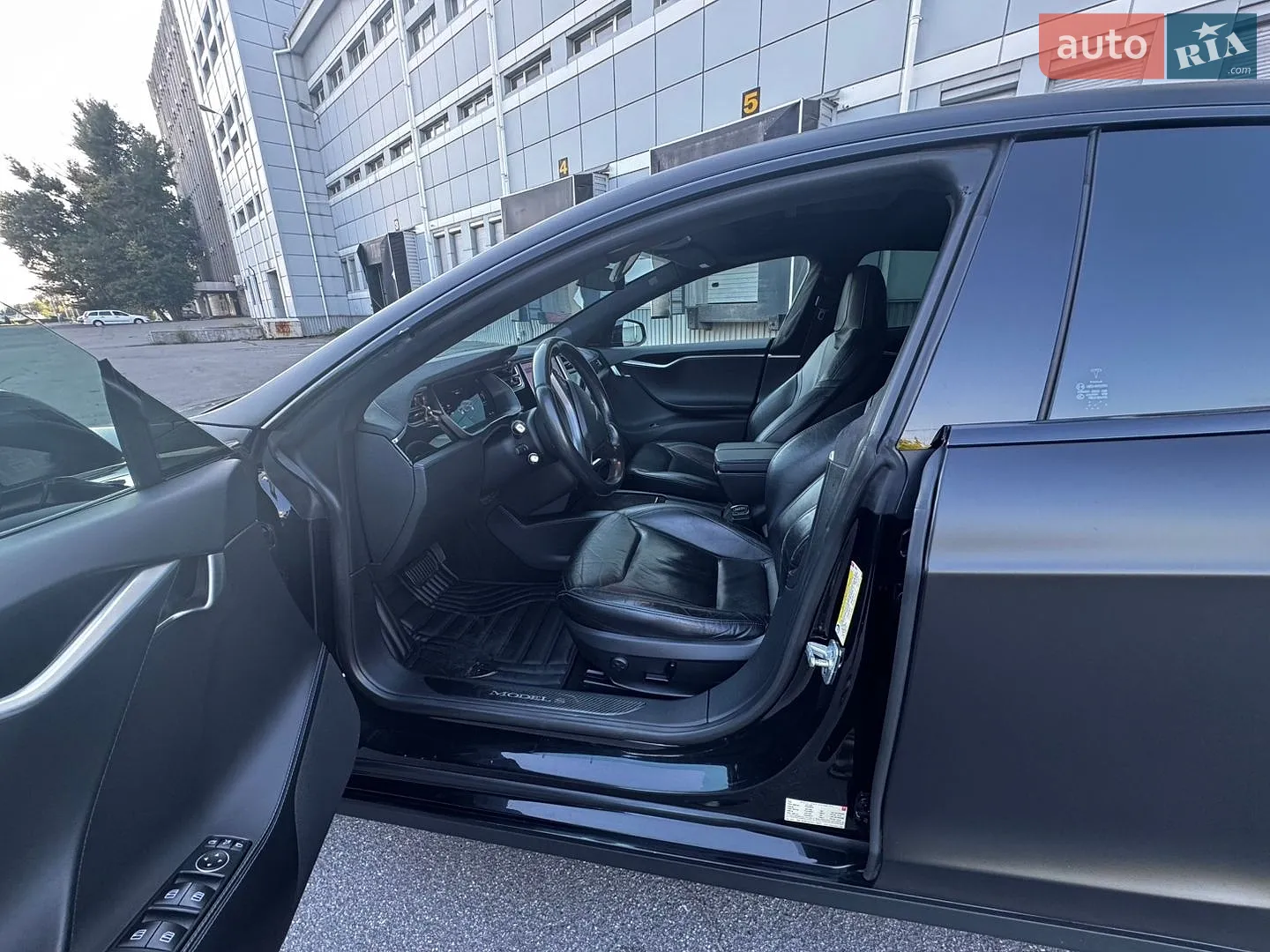 2015 Tesla Model S - мініатюра 8