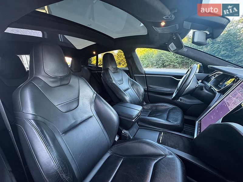 Лифтбек Tesla Model S 2015 в Днепре