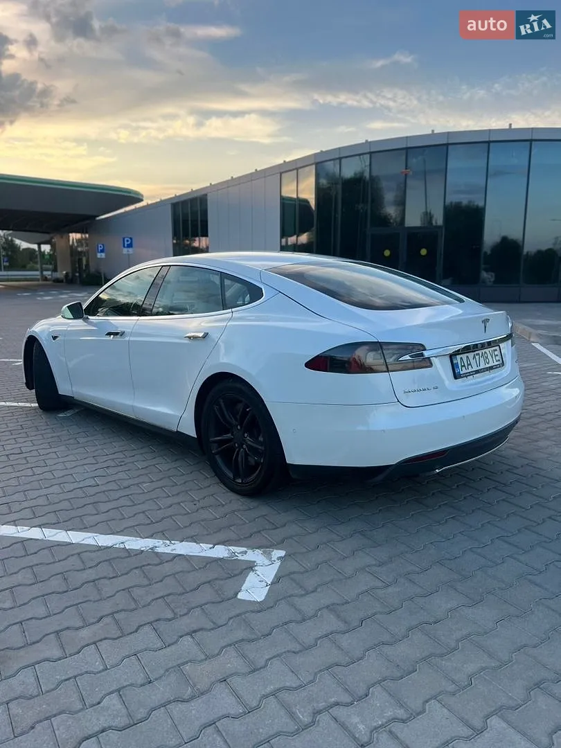 2015 Tesla Model S - мініатюра 9