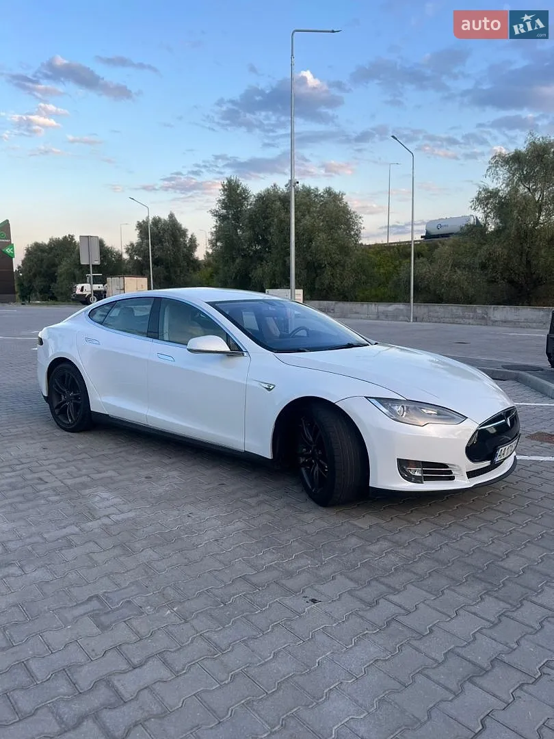 2015 Tesla Model S - мініатюра 3