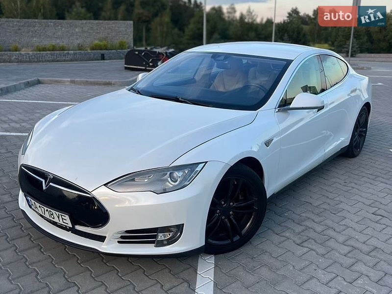 Ліфтбек Tesla Model S 2015 в Броварах