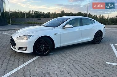 Лифтбек Tesla Model S 2015 в Броварах