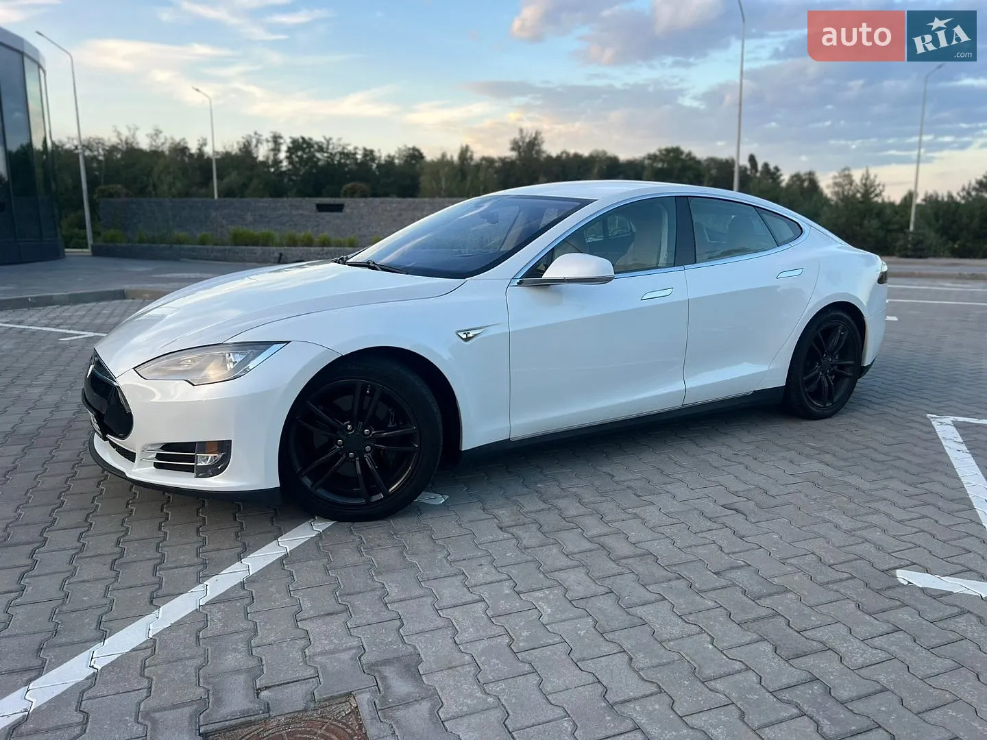 2015 Tesla Model S - мініатюра 5
