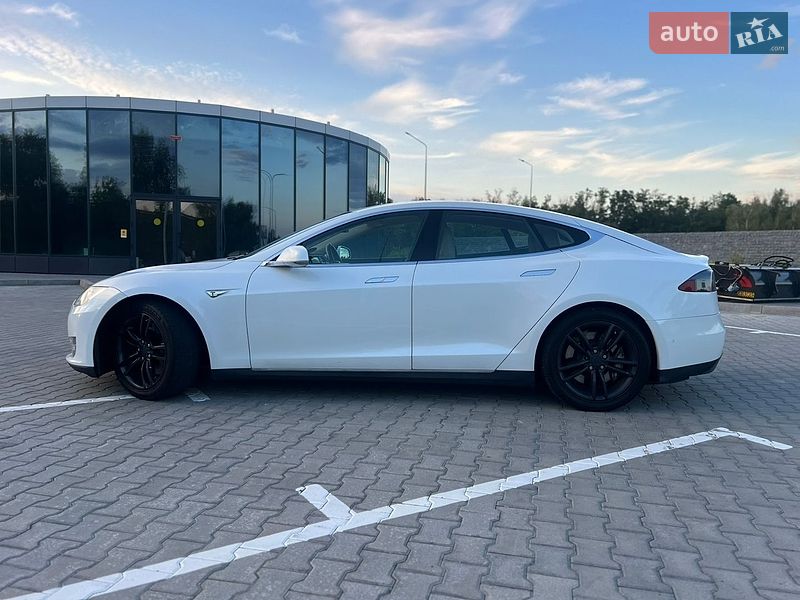 Ліфтбек Tesla Model S 2015 в Броварах