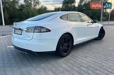 Лифтбек Tesla Model S 2015 в Броварах