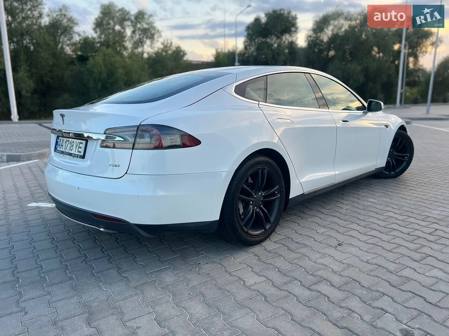 2015 Tesla Model S - мініатюра 11