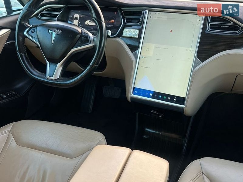 Ліфтбек Tesla Model S 2015 в Броварах