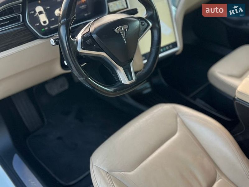 Лифтбек Tesla Model S 2015 в Броварах