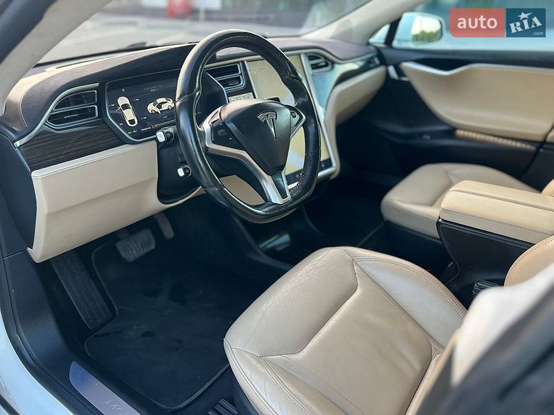 Ліфтбек Tesla Model S 2015 в Броварах