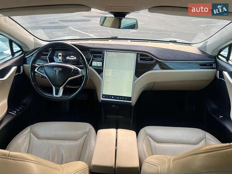 Ліфтбек Tesla Model S 2015 в Броварах