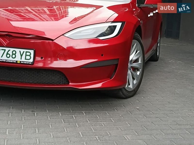 Ліфтбек Tesla Model S 2013 в Львові