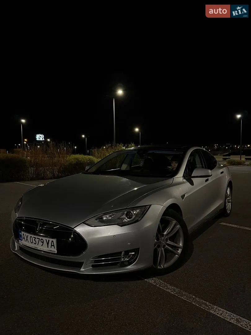 2014 Tesla Model S - мініатюра 5