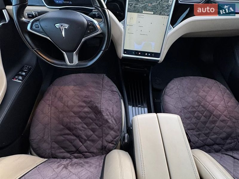 Ліфтбек Tesla Model S 2014 в Івано-Франківську
