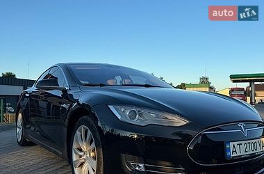 Ліфтбек Tesla Model S 2014 в Івано-Франківську
