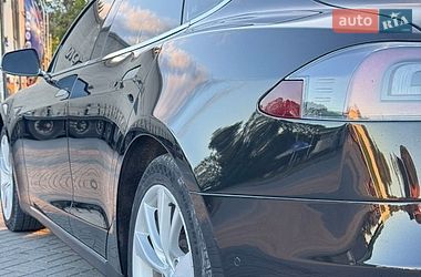 Ліфтбек Tesla Model S 2014 в Івано-Франківську