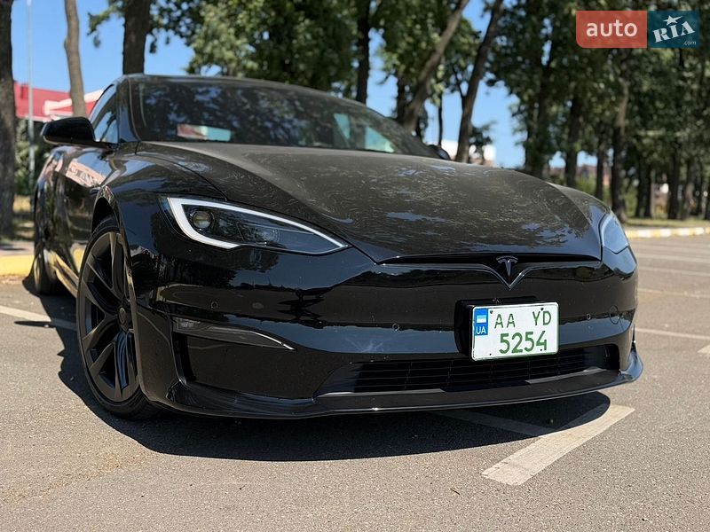 Лифтбек Tesla Model S 2023 в Киеве