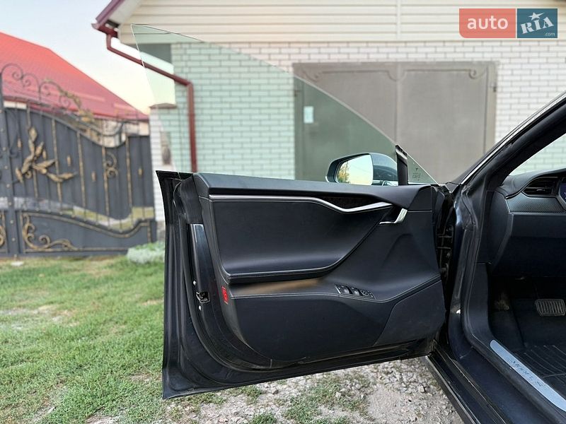 Ліфтбек Tesla Model S 2019 в Кобеляках