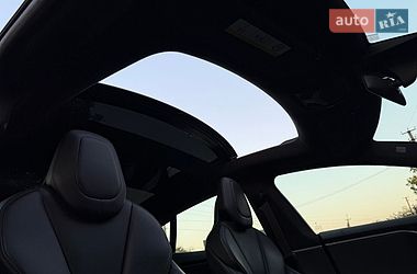 Ліфтбек Tesla Model S 2019 в Кобеляках