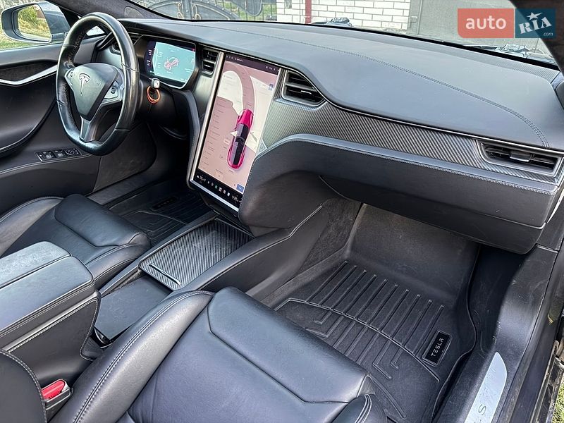 Ліфтбек Tesla Model S 2019 в Кобеляках