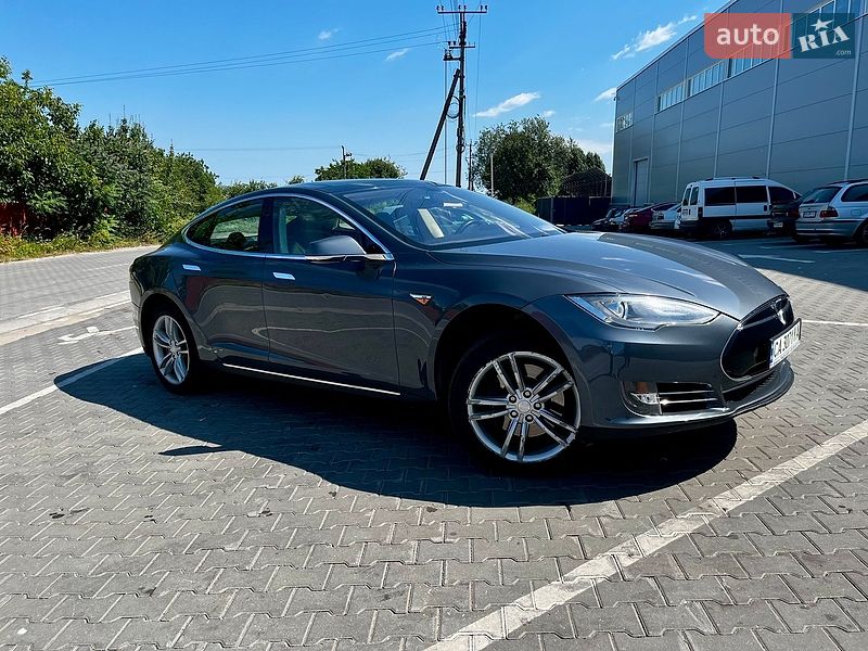 Ліфтбек Tesla Model S 2013 в Хмельницькому