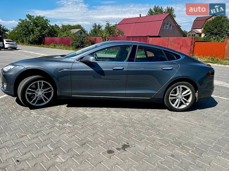 Ліфтбек Tesla Model S 2013 в Хмельницькому