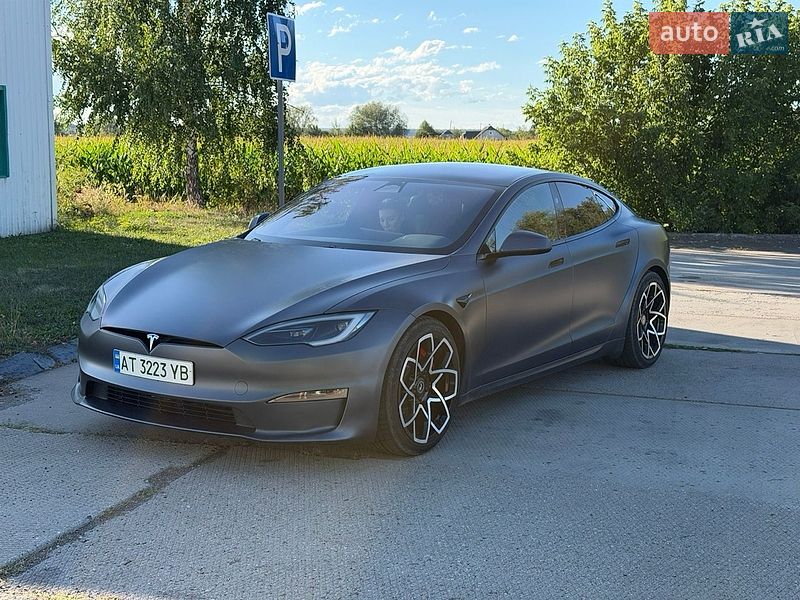 Tesla Model S 2023