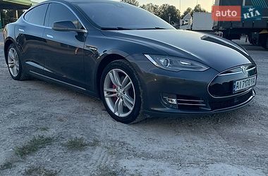 Лифтбек Tesla Model S 2015 в Каменец-Подольском