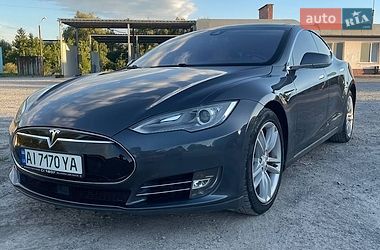 Ліфтбек Tesla Model S 2015 в Кам'янець-Подільському
