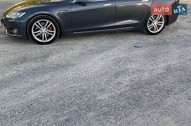 Лифтбек Tesla Model S 2015 в Каменец-Подольском