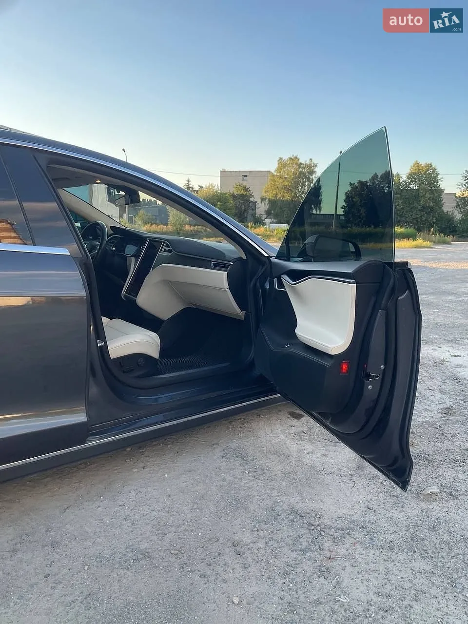 2015 Tesla Model S - мініатюра 12