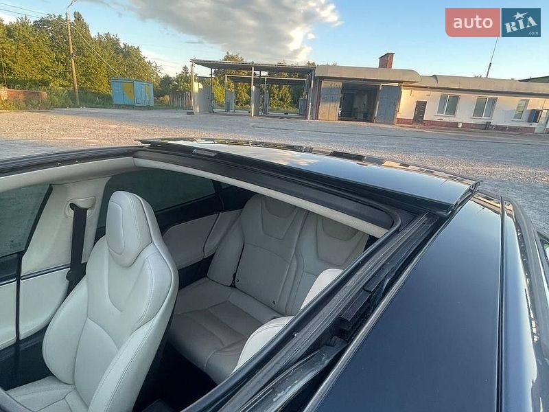 Лифтбек Tesla Model S 2015 в Каменец-Подольском