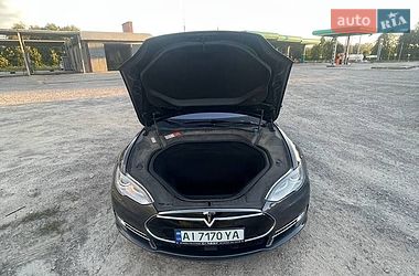 Лифтбек Tesla Model S 2015 в Каменец-Подольском